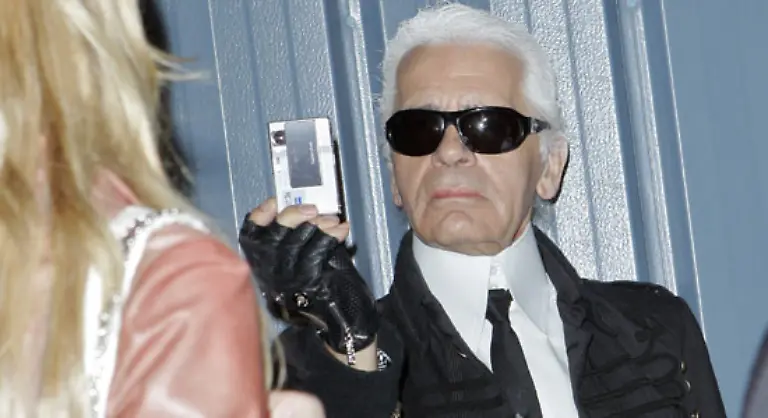 Karl-Lagerfeld-eine-der-schillerndsten-Figuren-der-Modewelt