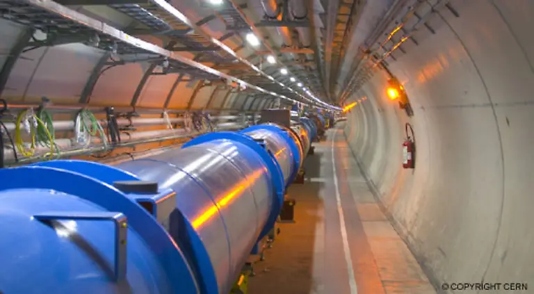 Im-Betrieb-hat-der-LHC-mit-120-Megawatt-denselben-Strombedarf-wie-die-nahe-160-000-Einwohner-Stadt-Genf