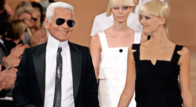 42-Kilo-nahm-Lagerfeld-in-nur-13-Monaten-mit-einer-3-D-Diaet-ab-Danach-wog-er-2002-nur-noch-60-Kilo