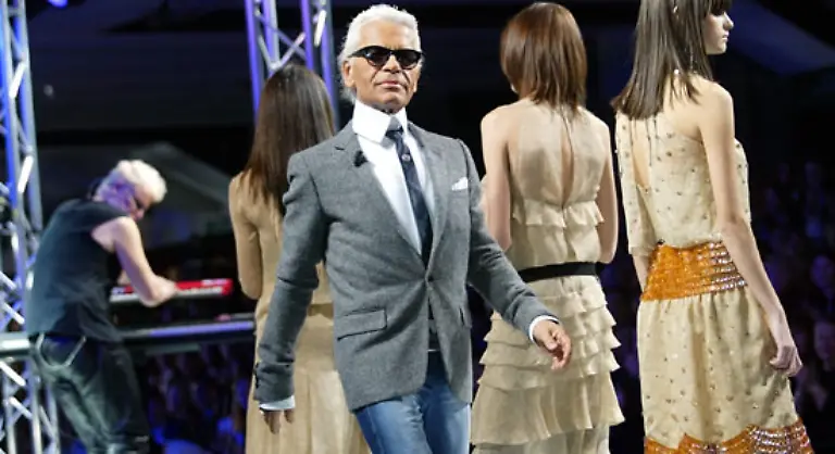 Jeans-traegt-er-in-Groesse-25
