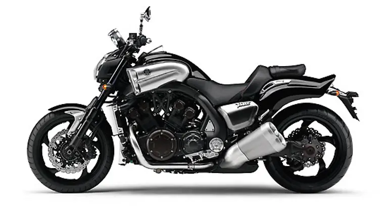 Abgeleitet-wurde-die-Idee-von-amerikanischen-Bridge-Racern-Naked-Bikes-mit-viel-Hubraum-und-PS-liefern-sich-Rennen-ueber-die-Distanz-einer-viertel-Meile-Projektleiter-Akari-brachte-die-Idee-nach-einer-US-Rundreise-in-das-Design-Zentrum-von-Yamaha-in-Santa-Monica