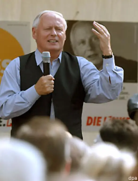 Der-gebuertige-Saarlaender-und-studierte-Physiker-ist-derzeit-wohl-eine-der-schillerndsten-politischen-Figuren-in-Deutschland-Eiskalter-Machtmensch-Demagoge-gefaehrlicher-Populist-seine-Gegner-finden-viel-Schlechtes-ueber-ihn-zu-sagen