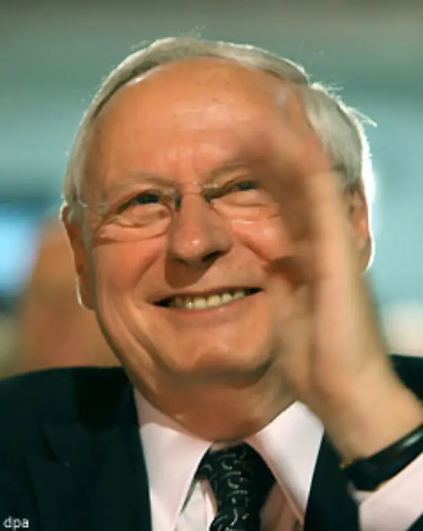 Andererseits-haben-sie-Probleme-mit-Lafontaines-Fuehrungsstil-Bei-allem-Humor-und-erfolgreichem-Einsatz-fuer-die-Sache-kann-Lafontaine-autoritaer-selbstbezogen-zynisch-und-arrogant-wirken