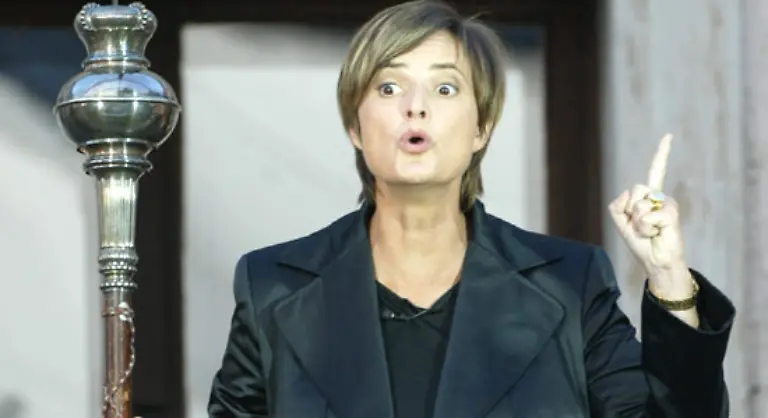 Auch-auf-die-Gefahr-hin-im-Mittelalter-auf-einem-Scheiterhaufen-verbrannt-worden-zu-sein-wuerde-die-Autorin-ihren-geliebten-Kindern-wenn-sie-denn-in-weiter-Zukunft-so-weit-sind-raten-auf-schuetzende-Massnahmen-bei-Liebeleien-auf-gar-keinen-Fall-zu-verzichten