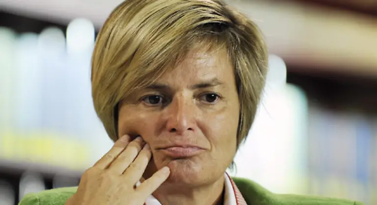 Auch-wurden-wir-aufgefordert-den-Bericht-ueber-die-glanzvolle-Gloria-vom-Sender-zu-nehmen-weil-er-zu-aggressiv-und-zu-subjektiv-sei