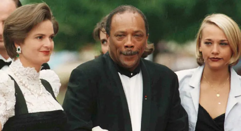 Am-Polarkreis-hingegen-haette-man-mehr-an-ergo-Es-dauert-laenger-sich-auszuziehen-darum-dann-auch-keine-Lust-mehr