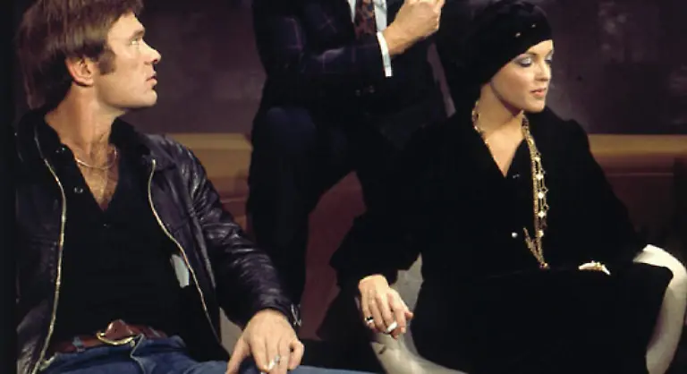 Auch-ihre-Tabletten-und-Alkoholsucht-dringt-an-die-Oeffentlichkeit