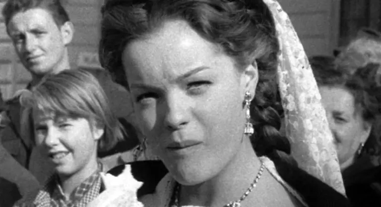 Zu-viele-moerderische-Faktoren-haben-ihr-die-Kraft-zum-Weiterleben-geraubt