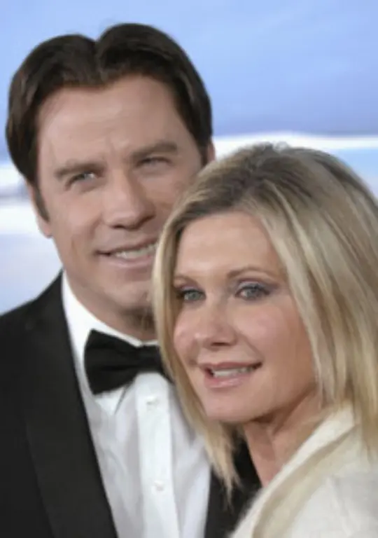 1978-machte-sie-John-Travolta-in-der-Rolle-des-rebellischen-Danny-mit-Schmalzlocke-und-Koteletten-schoene-Augen