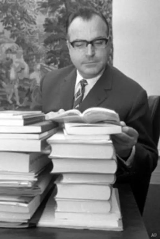 Parallel-dazu-bastelt-er-an-seiner-politischen-Karriere-1963-wird-Kohl-im-Alter-von-nur-33-Jahren-Chef-der-CDU-Landtagsfraktion-in-Rheinland-Pfalz-Bereits-drei-Jahre-spaeter-wird-er-auch-CDU-Landeschef