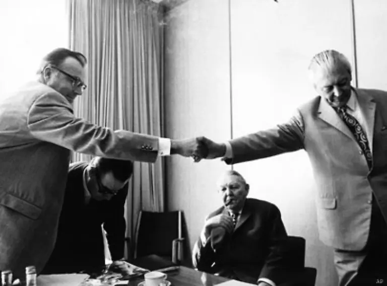 Kiesinger-kann-die-Bildung-der-sozial-liberalen-Koalition-nie-verwinden-Ein-neuer-CDU-Vorsitzender-muss-gefunden-werden-Kohl-wagt-1971-den-Anlauf