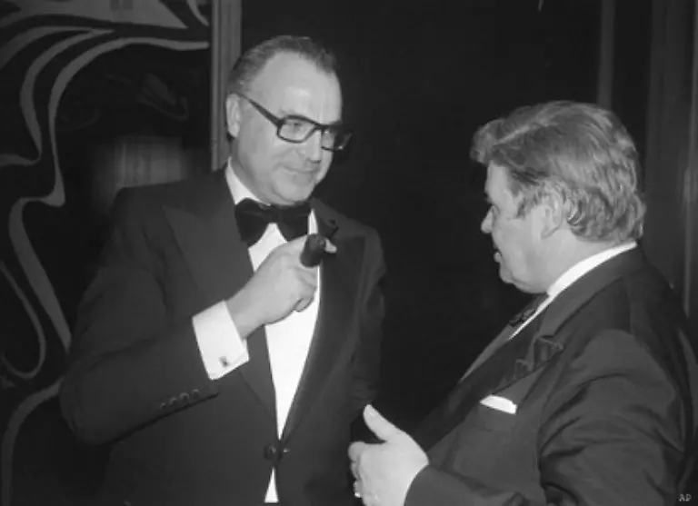 Kohl-hat-erst-einmal-andere-Probleme-Er-muss-die-Union-hinter-sich-bringen-Dazu-muss-er-nach-Bonn-1976-fuehrt-Kohl-die-Union-in-den-Bundestagswahlkampf