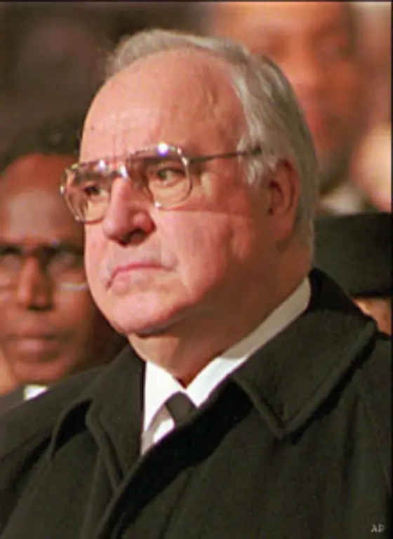 Mitterrand-stirbt-1995-Bei-der-Trauerfeier-schaemt-sich-Kohl-seiner-Traenen-nicht-Mitterrand-hatte-trotz-Bedenken-der-deutschen-Einheit-1990-zugestimmt-Das-vergisst-ihm-Kohl-nie