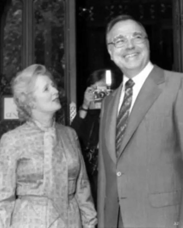 Etwas-schwieriger-gestaltet-sich-das-Verhaeltnis-zu-Margaret-Thatcher-Bereits-1976-treffen-sie-sich-beide-sind-noch-Oppositionspolitiker