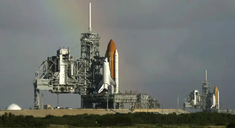 Die-bekanntesten-Weltraumbahnhoefe-sind-das-Kennedy-Space-Center-in-Cape-Canaveral-im-US-Bundesstaat-Florida-von-dem-die-bemannten-Raumfluege-starten