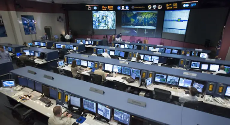 und-seinem-beruehmten-Kontrollzentrum-das-die-Missionen-ueberwacht