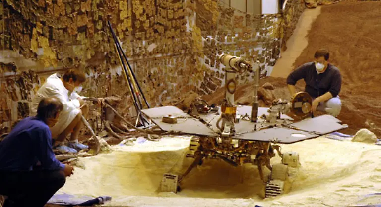 zur-Erkundung-von-Kometen-gebaut-und-gesteuert