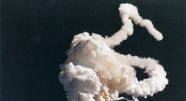 Die-Raumfaehre-Challenger-explodiert-beim-Start-im-Januar-1986