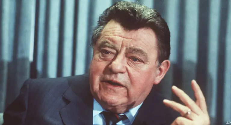 In-Bayern-war-er-eine-Lichtgestalt-im-Rest-der-Republik-fuer-viele-eine-Provokation-Eine-Legende-ist-Franz-Josef-Strauss-bis-heute