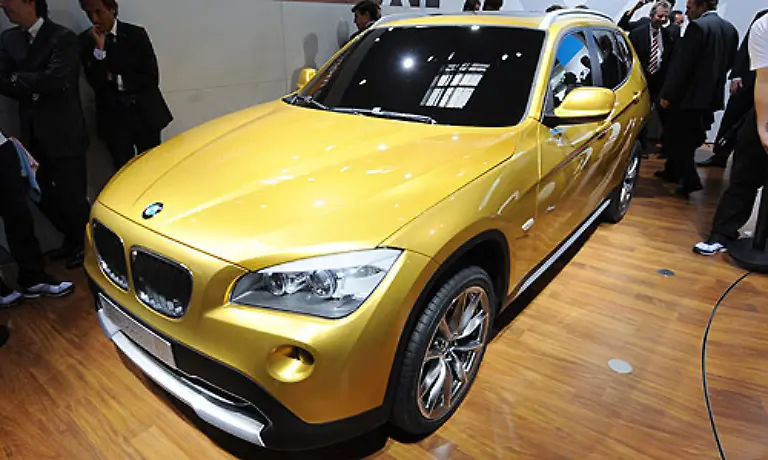 Den-Trend-zu-kleineren-Autos-will-auch-BMW-nicht-verpassen-Zwar-hat-man-mit-dem-Mini-ein-gutes-Pferd-im-Stall-doch-im-kommenden-Jahr-soll-der-X1-kommen-Damit-will-man-die-SUV-Palette-nach-unten-abrunden-Motorisierungen-sind-noch-nicht-bekannt