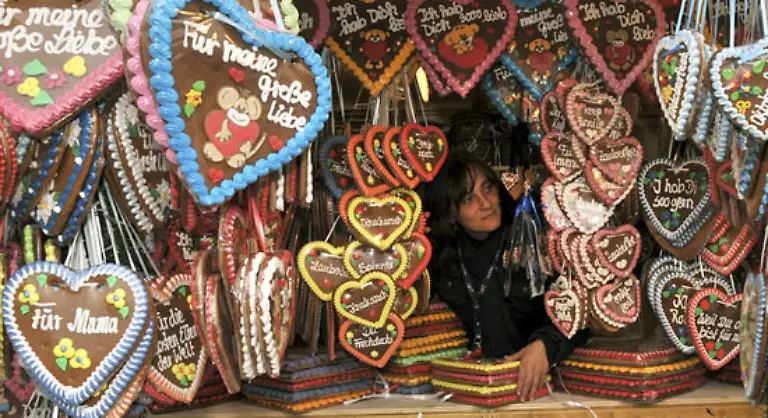 58-Mal-wurde-statt-sich-mit-Herzchen-zu-beschenken-mit-einem-Krug-zugeschlagen-fuenfmal-haeufiger-als-im-Vorjahr