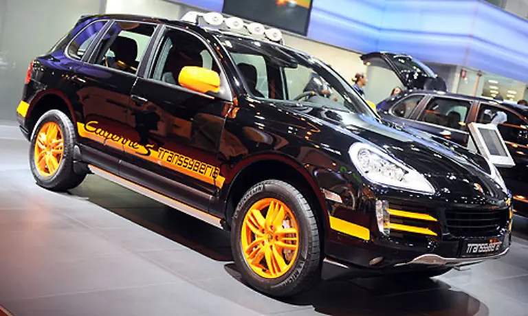 Frisch-von-der-Piste-der-Porsche-Cayenne-S-Transsyberia-Die-gleichnamige-Rallye-hat-Porsche-mit-diesem-Auto-souveraen-gewonnen