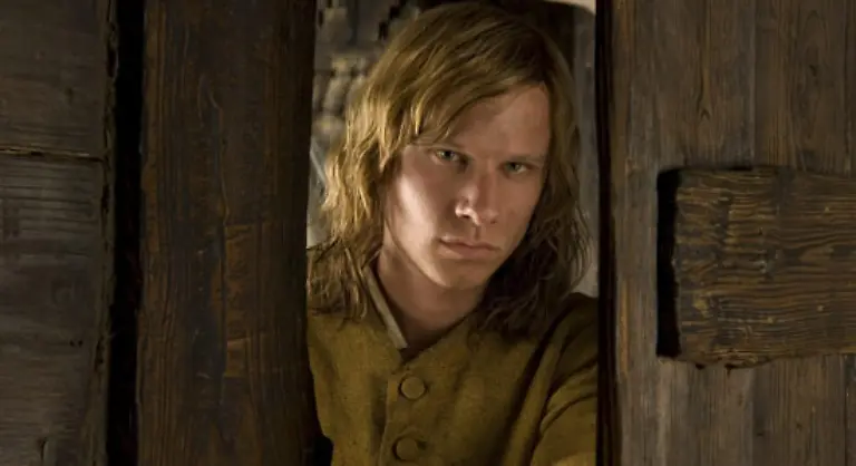 Dritter-im-Bunde-ist-Robert-Stadlober-als-Lyschko-im-Bild-und-sowohl-er-als-auch-Kollege-Bruehl-gerade-quasi-noch-selbst-als-Neu-Entdeckung-gehandelt-und-doch-schon-alte-Hasen-im-Geschaeft