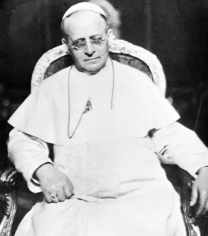 Sie-decken-die-Zeit-von-1922-bis-zum-Tod-des-Vorgaengers-Pius-XI-Foto-im-Februar-1939-ab-und-enthuellen-bereits-viel-ueber-den-Mann-der-dann-auf-den-Stuhl-Petri-ruecken-sollte