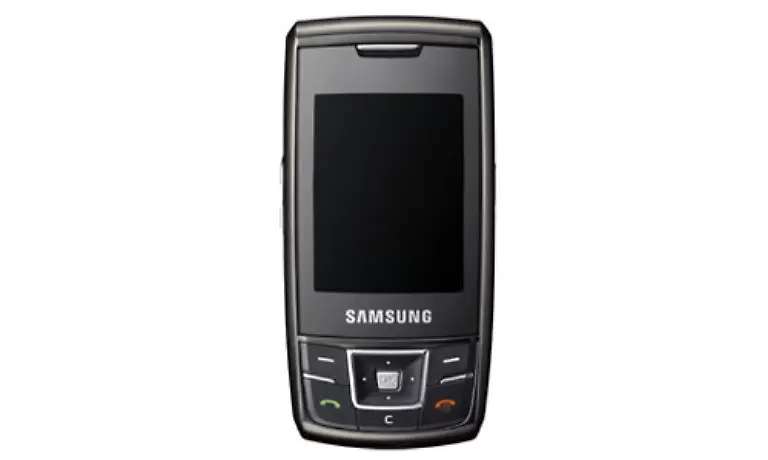 Etwas-ueppiger-ist-das-SGH-D880-von-Samsung-ausgestattet-3-2-Megapixel-Kamera-MP3-Player-und-UKW-Radio-Dafuer-muss-man-allerdings-mindestens-200-Euro-hinblaettern