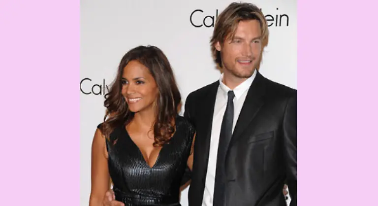 Halle-Berry-freut-sich-mit-ihrem-Model-Gatten-ueber-Nahla-Ariella