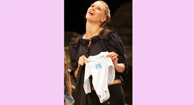 Unsere-Heidi-schiesst-natuerlich-mal-wieder-den-Vogel-ab