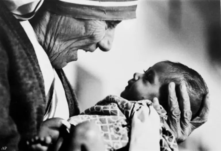 1979-Mutter-Teresa-Ordensschwester-in-Kalkutta-fuer-ihren-Einsatz-fuer-die-Armen
