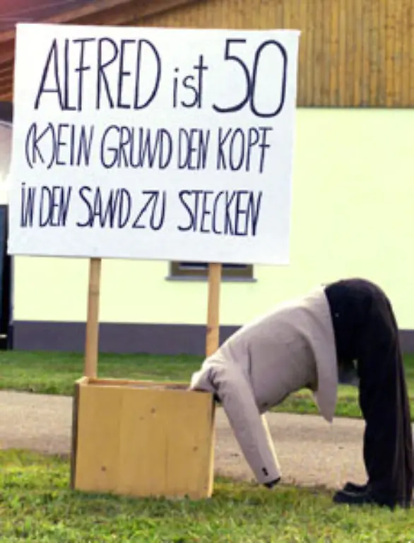 Aber-wer-wird-denn-gleich-den-Kopf-in-den-Sand-stecken