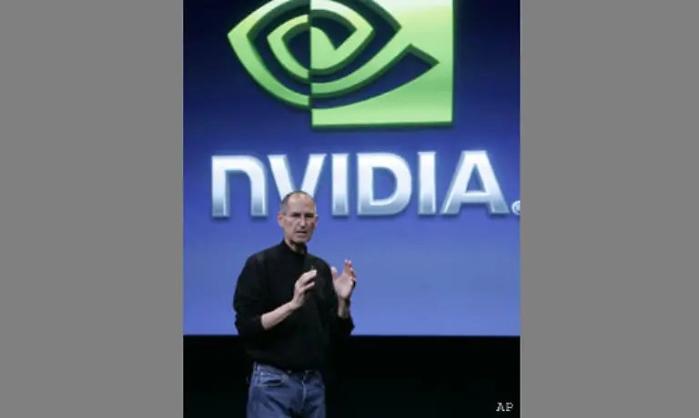 Nvidia-Aufkleber-pappen-zwar-auch-auf-anderen-Notebooks-aber-dieser-spezielle-Chip-betont-Jobs-wurde-von-Apple-und-Nvidia-ganz-neu-entwickelt-und-soll-wirklich-bahnbrechend-sein