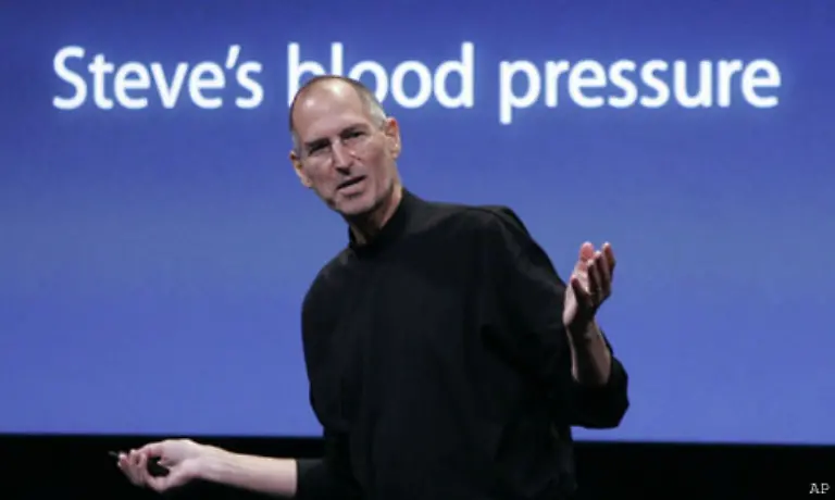Apropos-Steve-Jobs-Die-Presse-achtete-bei-der-Praesentation-der-neuen-Notebooks-fast-mehr-auf-sein-Aeusseres-als-auf-die-MacBooks-Denn-angeblich-soll-der-Apple-Chef-todkrank-sein