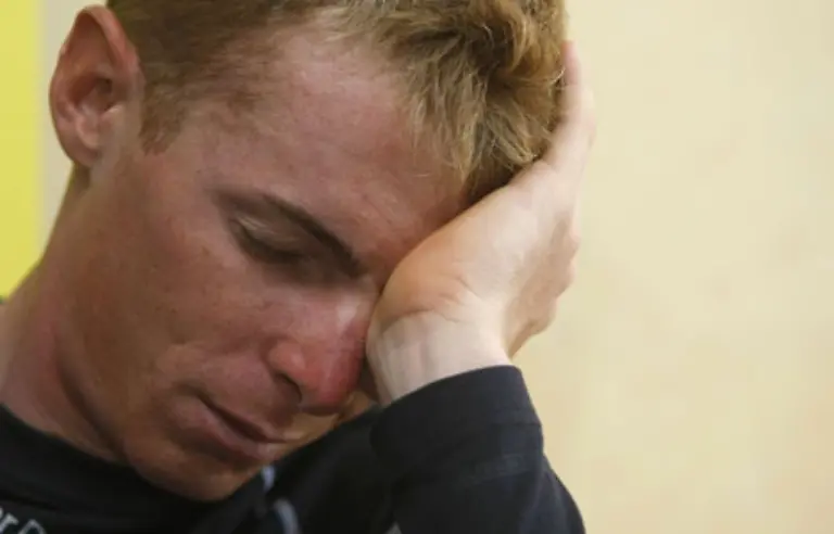 Peinlich-Als-er-nach-einer-Etappe-bemerkt-dass-er-kontrolliert-werden-soll-versucht-Ricco-zu-fluechten-vergeblich