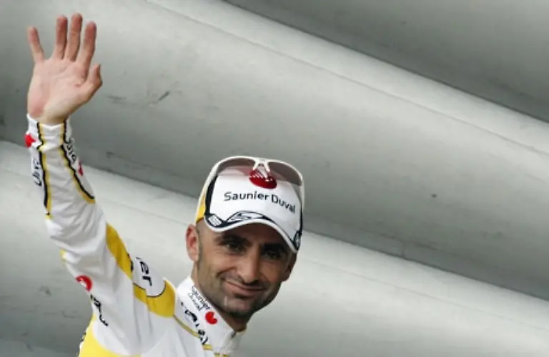 Weil-seine-Tour-Proben-zunaechst-negativ-sind-widerruft-er-es-spaeter