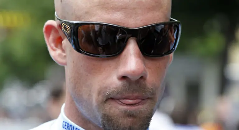 Im-Februar-2009-wird-der-27-Jaehrige-von-der-franzoesischen-Anti-Doping-Agentur-AFLD-zwei-Jahre-fuer-alle-Rennen-in-Frankreich-gesperrt-Die-Sperre-durch-den-Weltverband-UCI-steht-noch-aus