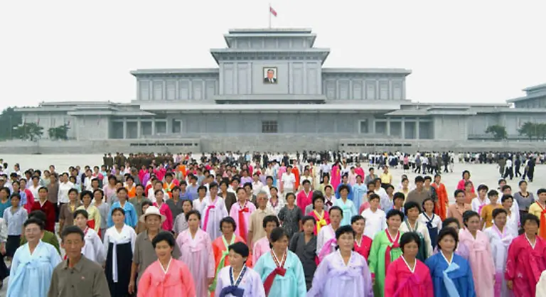 und-ein-gigantisches-Mausoleum-sorgen-dafuer-dass-der-bizarre-Kult-um-Kim-Il-Sung-nicht-erlischt