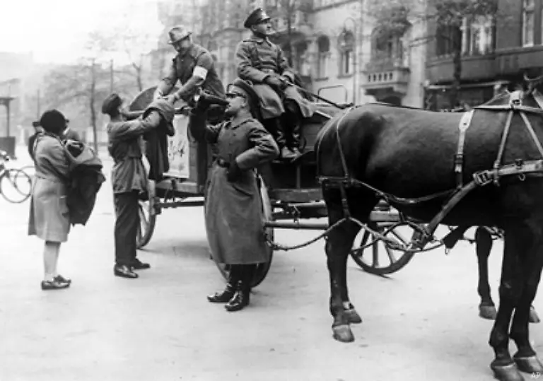 sind-es-1929-keine-30-Millionen-mehr-Besonders-schnell-erreicht-die-Wirtschaftskrise-in-Deutschland-die-Bauwirtschaft-Die-Zahl-der-Beschaeftigten-sinkt-von-1928-bis-1932-um-mehr-als-60-Prozent-von-zwei-Millionen-auf-775-000