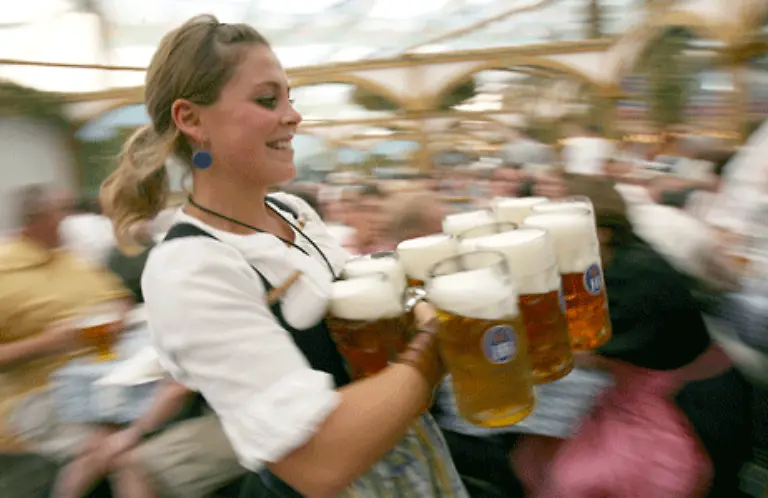 Dass-die-Deutschen-Biertrinker-sind-laesst-sich-auch-an-den-Steuereinnahmen-ablesen-Waehrend-die-Biersteuer-787-Millionen-ins-Staatssaeckel-spuelt