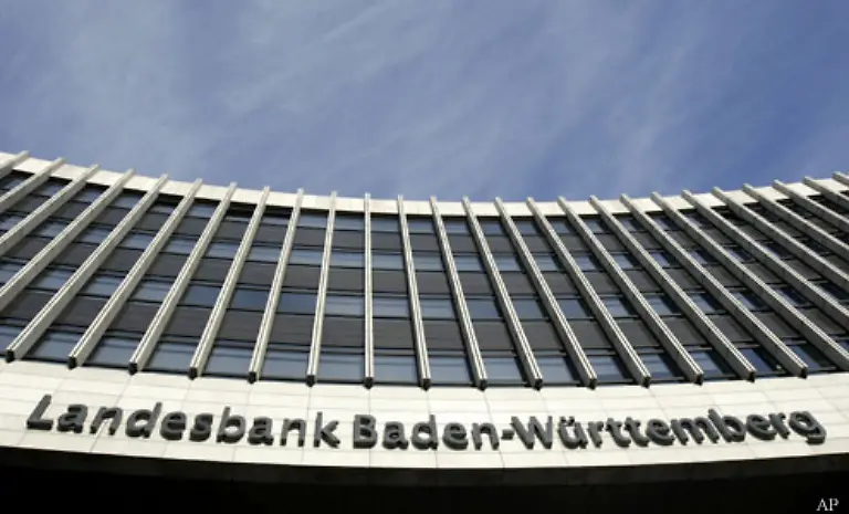 obwohl-die-Sparkassen-als-Miteigentuemer-der-BayernLB-einen-Zusammenschluss-mit-der-groesseren-LBBW-aus-Stuttgart-favorisieren