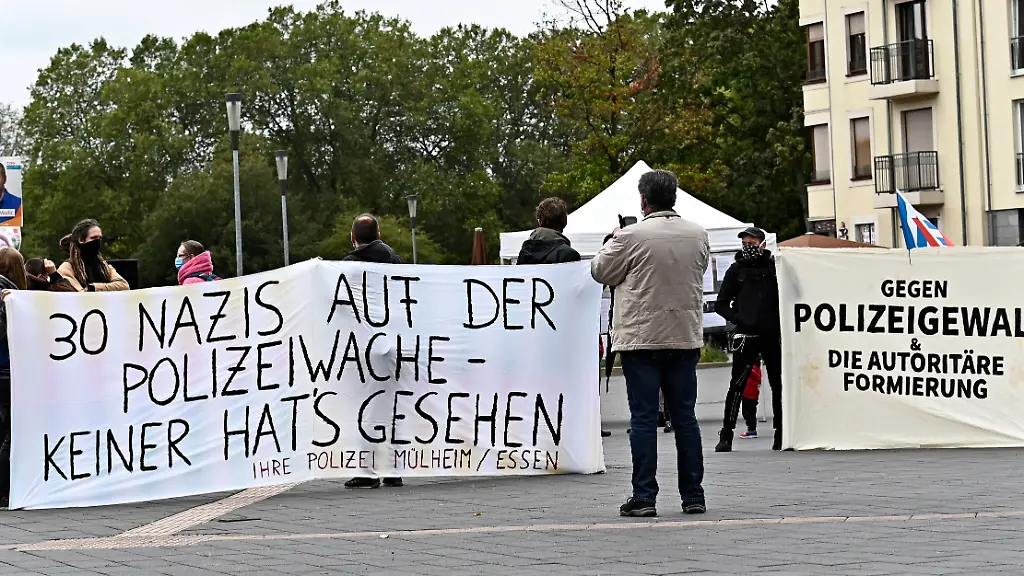 b335c8e5e8ea32e15824b43736f0b811