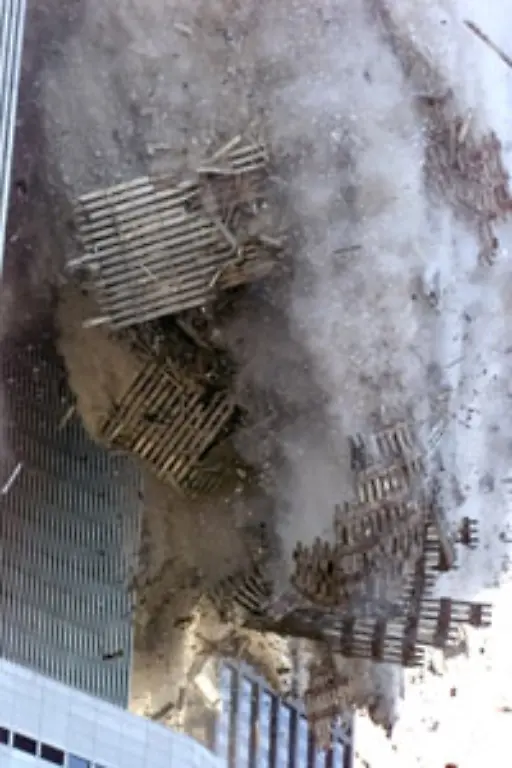 Mit-Schaudern-erinnern-wir-uns-an-den-Anschlag-vom-11-September-2001-als-ein-voll-besetztes-Flugzeug-in-das-World-Trade-Center-fliegt-Dax-und-Dow-sehen-die-schlimmsten-Kursstuerze-in-der-Geschichte