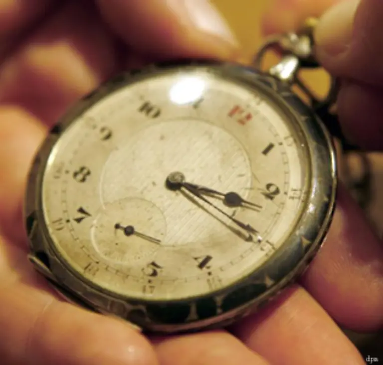 Morgens-ist-es-dann-frueher-hell-dafuer-wird-es-abends-eher-dunkel