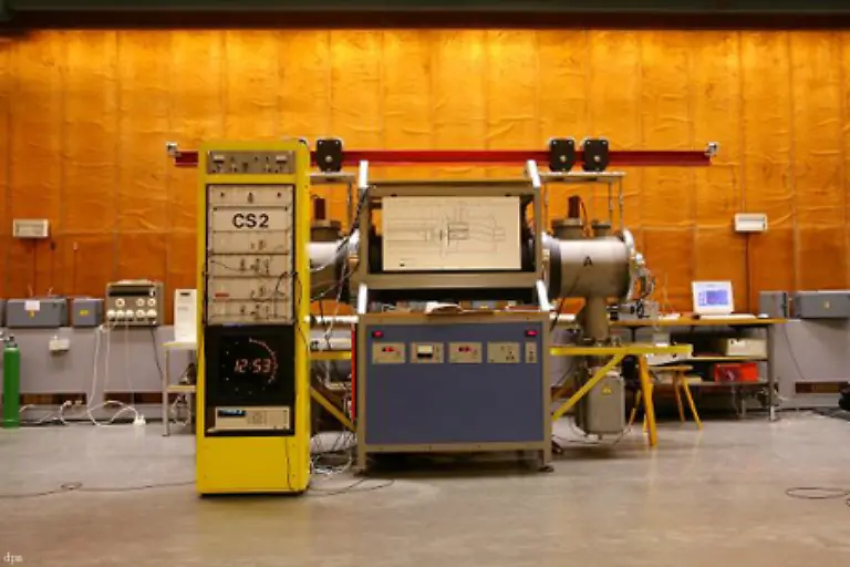 Von-Mainflingen-aus-strahlt-der-Sender-DCF-77-die-Zeitsignale-aus