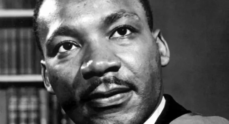 oder-Martin-Luther-King-als-Beispiele-fuer-charismatische-Redner-heranziehen-koennen