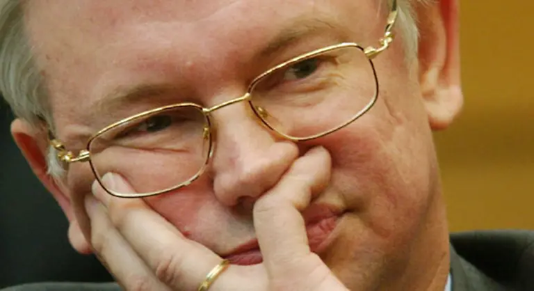 12-Dezember-2002-In-einer-Debatte-des-Hessischen-Landtags-ueber-die-Vermoegenssteuer-sagt-Hessens-Ministerpraesident-Roland-Koch-CDU-wenn-Verdi-Chef-Frank-Bsirske-die-Namen-von-Vermoegenden-in-Deutschland-nenne