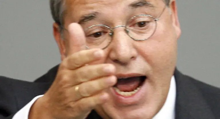 November-2005-Nach-dem-erneuten-Scheitern-von-Linksparteichef-Lothar-Bisky-fuer-das-Amt-des-Bundestagsvizepraesidenten-wirft-Fraktionschef-Gregor-Gysi-Union-und-FDP-vor