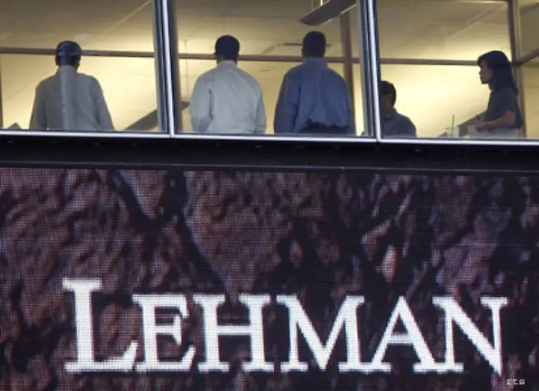 Die-Investmentbanker-in-Brioni-Anzuegen-und-handgenaehten-Schuhen-haben-den-Laden-gegen-die-Wand-gefahren-Das-langweilige-solide-traditionelle-Bankgeschaeft-mit-ueberschaubaren-Renditen-gewinnt-ploetzlich-wieder-ungeahnte-Attraktivitaet